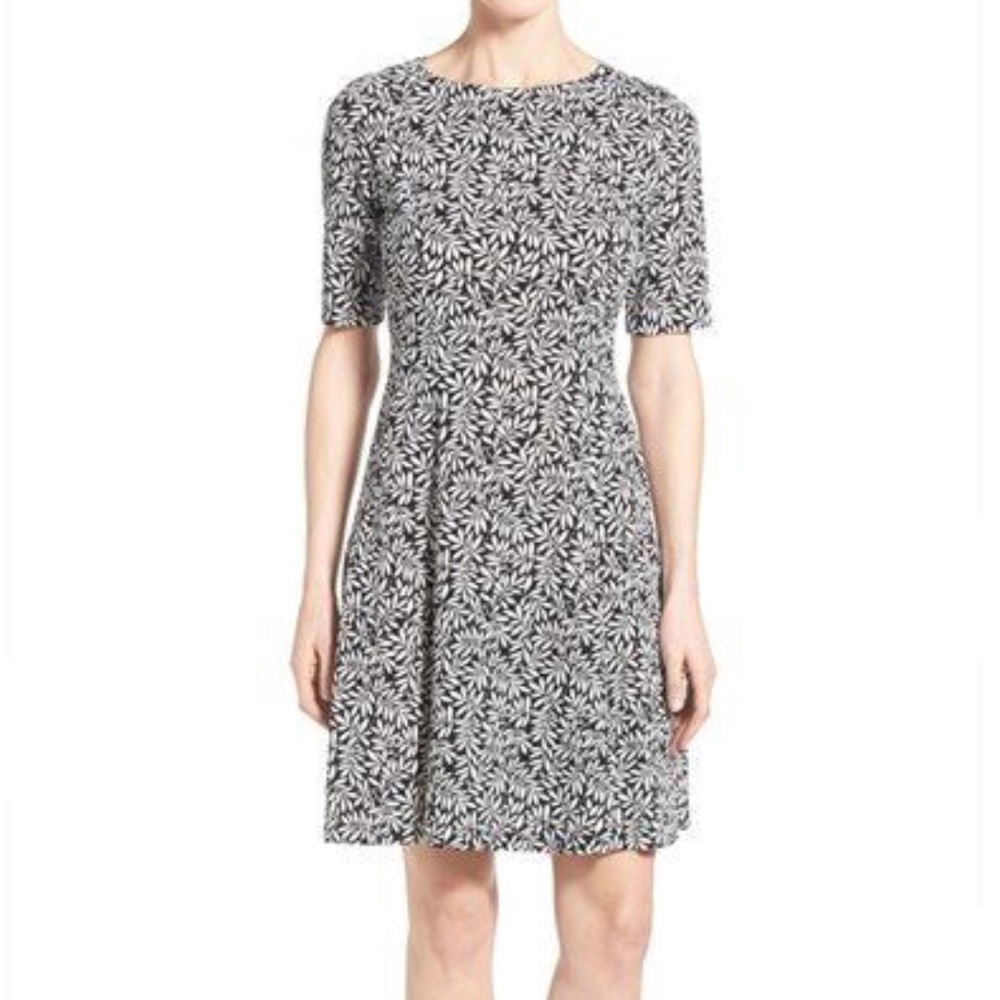 3/4 Sleeve Black & White Leaf Print Dress